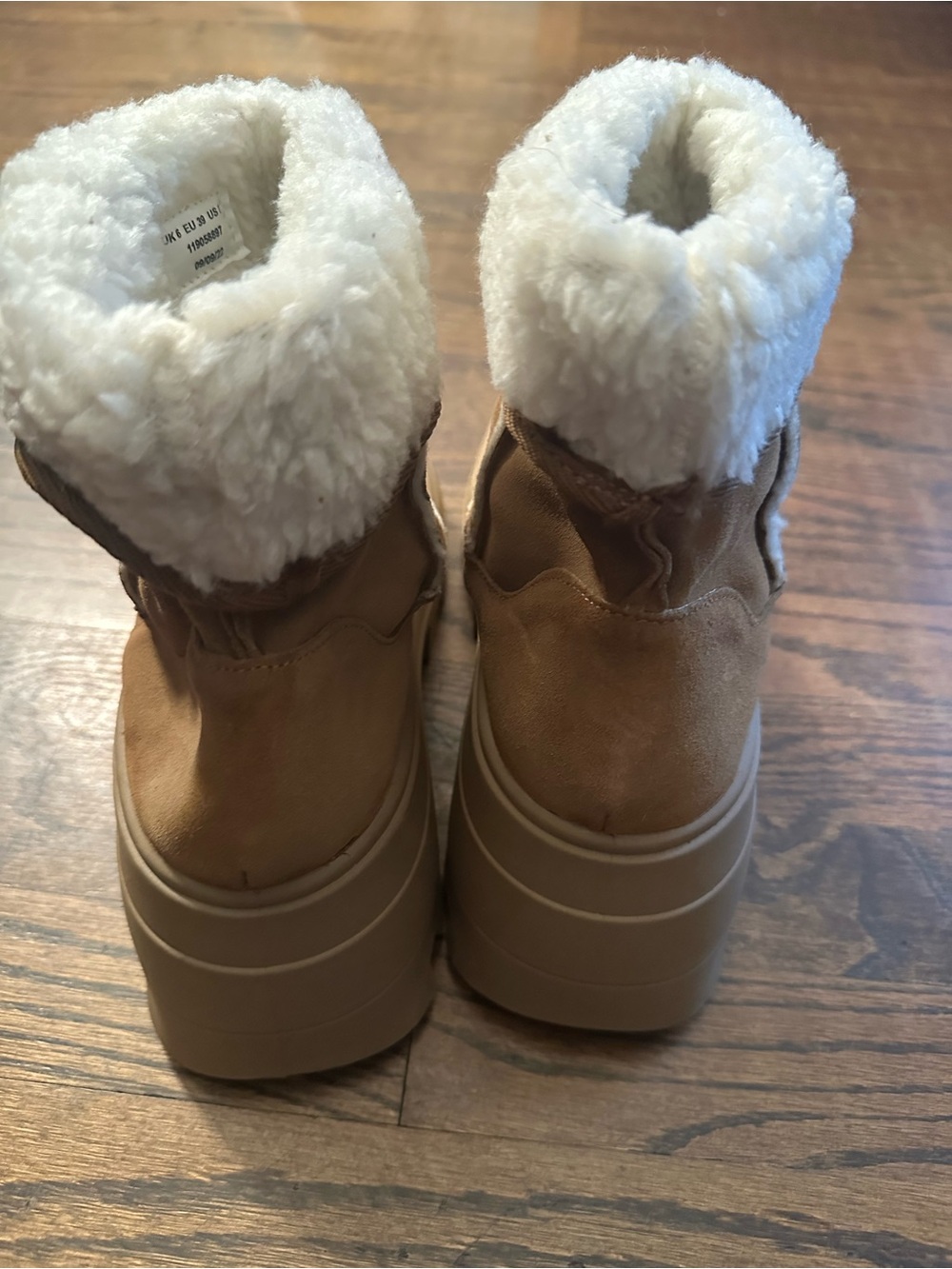 ASOS Design Boots - Picture 2 of 6